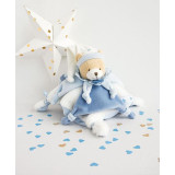 Doudou Dárková sada - plyšový medvídek muchláček s čepičkou