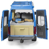 Bruder MB Sprinter Camper s řidičem a příslušenstvím