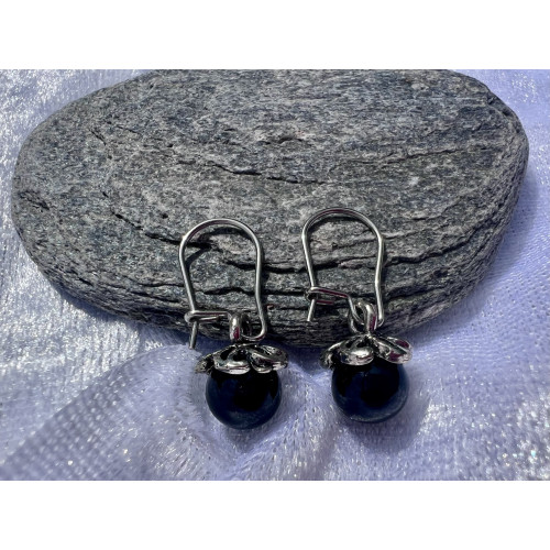 Perličkové náušnice červené s kaplíkem