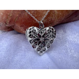 Nerezový řetízek s otevíracím medailonkem, barva platina