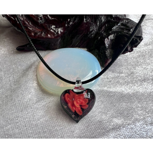 Alada beauty Náhrdelník skleněné srdce s červeným květem