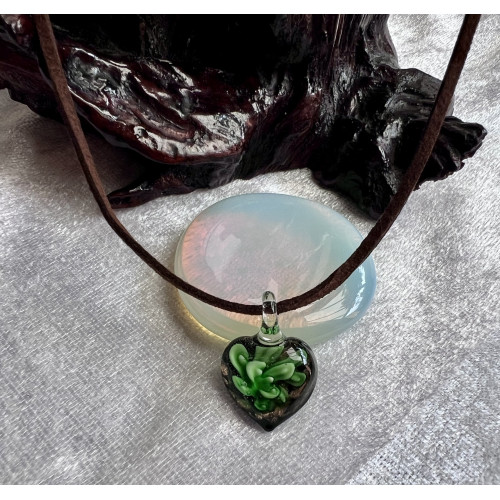 Alada beauty Náhrdelník skleněné srdce se zeleným květem