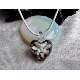 Alada beauty Náhrdelník skleněné srdce s bílým květem