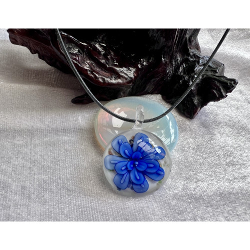 Alada beauty Náhrdelník skleněný květ kulatý tmavě modrý