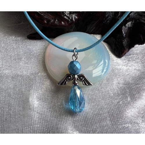 Alada beauty Náhrdelník světle modrý andílek