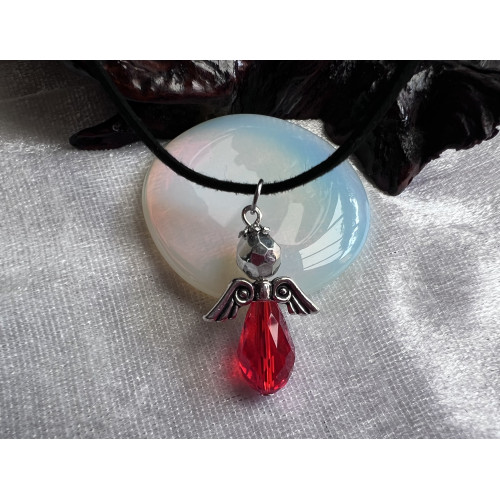 Alada beauty Náhrdelník s červeným andílkem