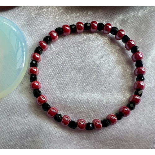 Alada beauty Náramek červený s listrem III.