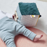 Kaloo Senzorick? kostka s aktivitami pro miminko Stimuli